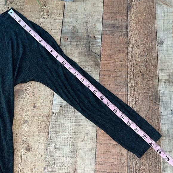 Everlane Grey Long Sleeve Top rayon size S - Picture 10 of 12